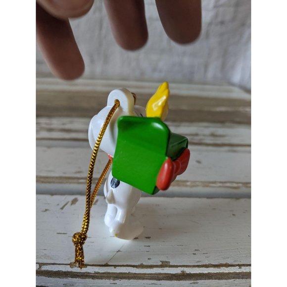 United feature Snoopy Woodstock present green orna - Picture 4 of 6